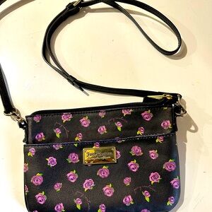 Juicy Couture small cross body purse, black color with roses